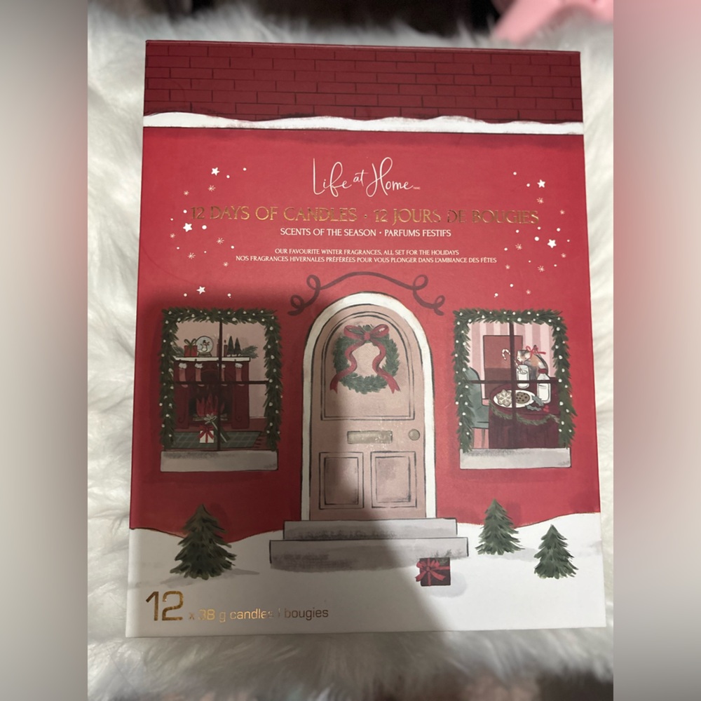 ‼️‼️‼️ SOLD ‼️‼️‼️Holiday Advent Calendar with Red and White Design
